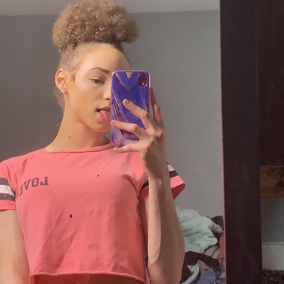 Meet your Posher Kianna - Picture 5 of 8